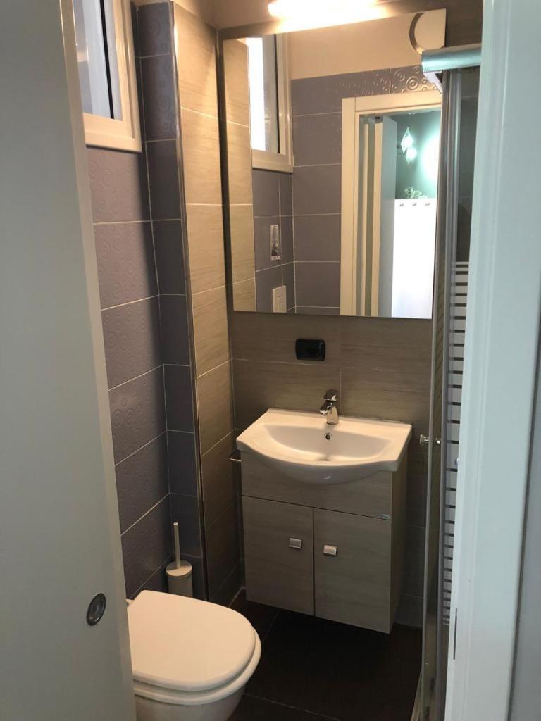 Le Suites Maor Gaeta Rum bild